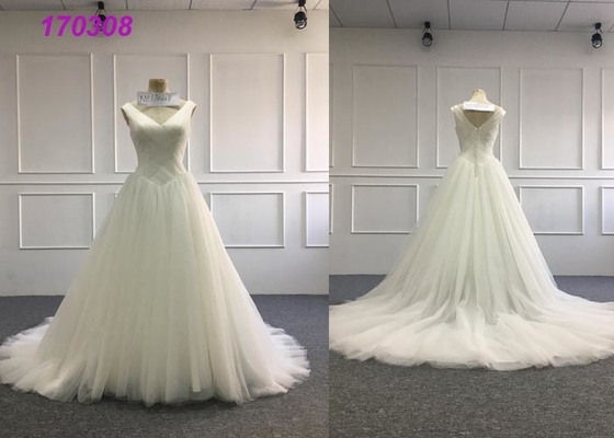 Fashion Ivory Ball Gown Wedding Dress / Maxi Floor Length Strapless Ball Gown