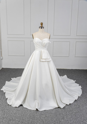 Beautiful Bridal Wear Satin Material Strapless Wedding Ball Gown For Women