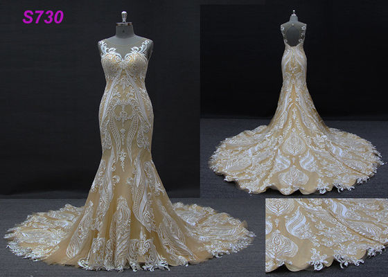 Suknia ślubna syrenka w kolorze Champange, bez rękawów, w pochwie